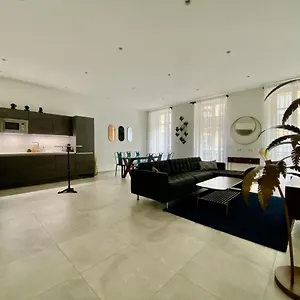 https://appartement-jean-medecin.fr-provencehotel.com